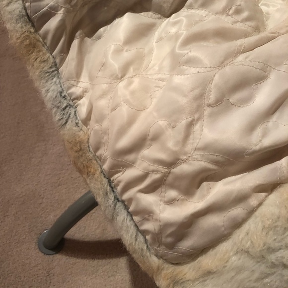 Gorgeous faux fur winter jacket - Picture 7 of 7